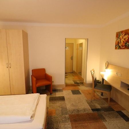 Petul Apart Hotel Ernestine Essen Bagian luar foto