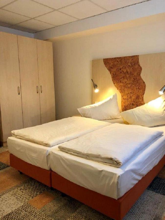 Petul Apart Hotel Ernestine Essen Bagian luar foto