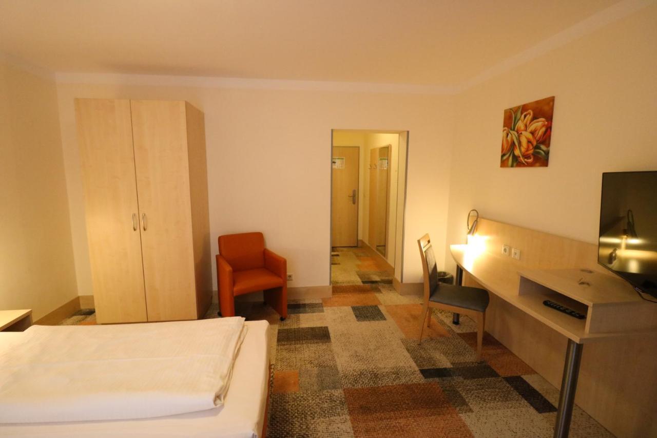 Petul Apart Hotel Ernestine Essen Bagian luar foto