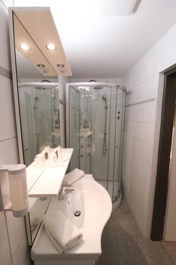 Petul Apart Hotel Ernestine Essen Bagian luar foto