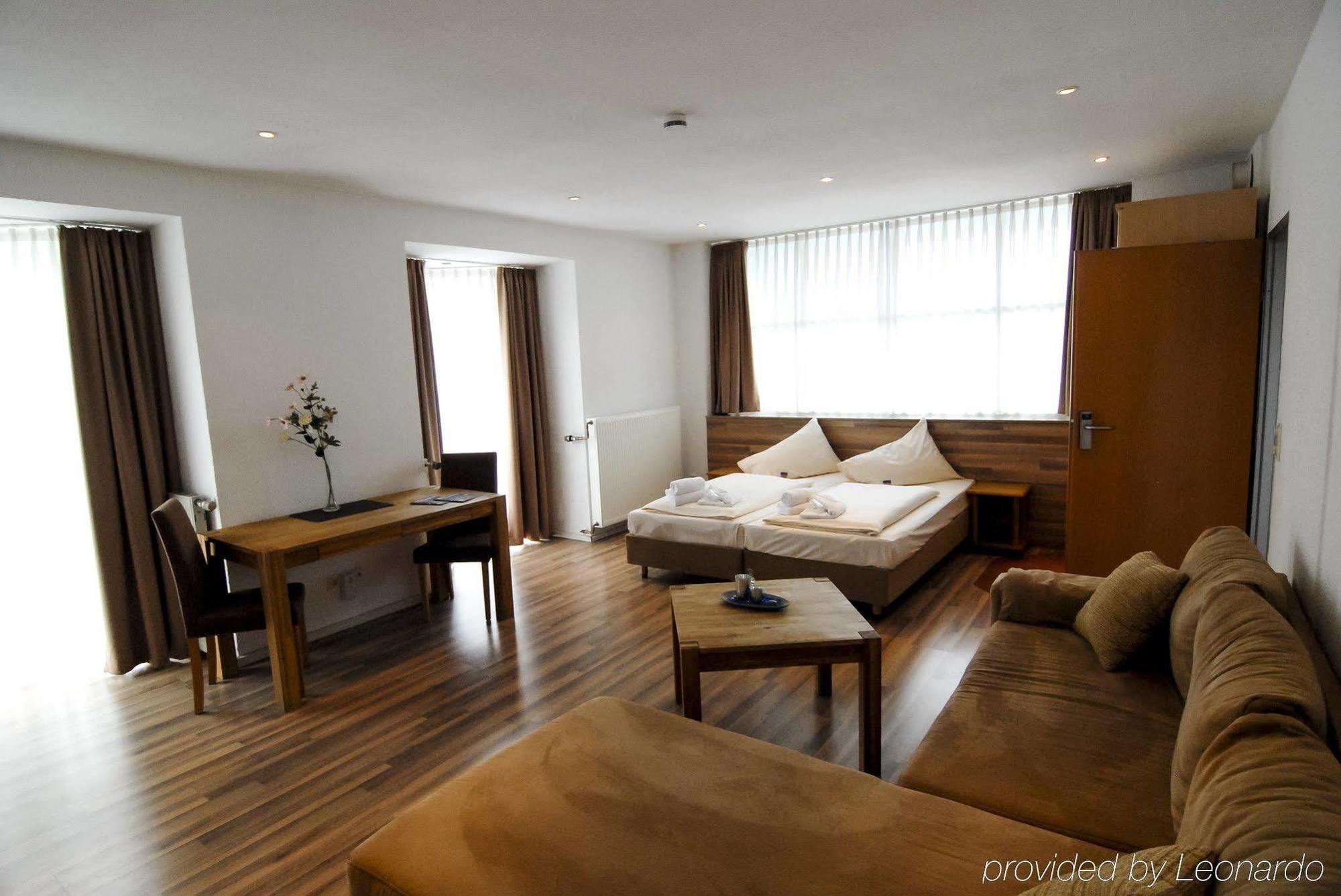 Petul Apart Hotel Ernestine Essen Bagian luar foto